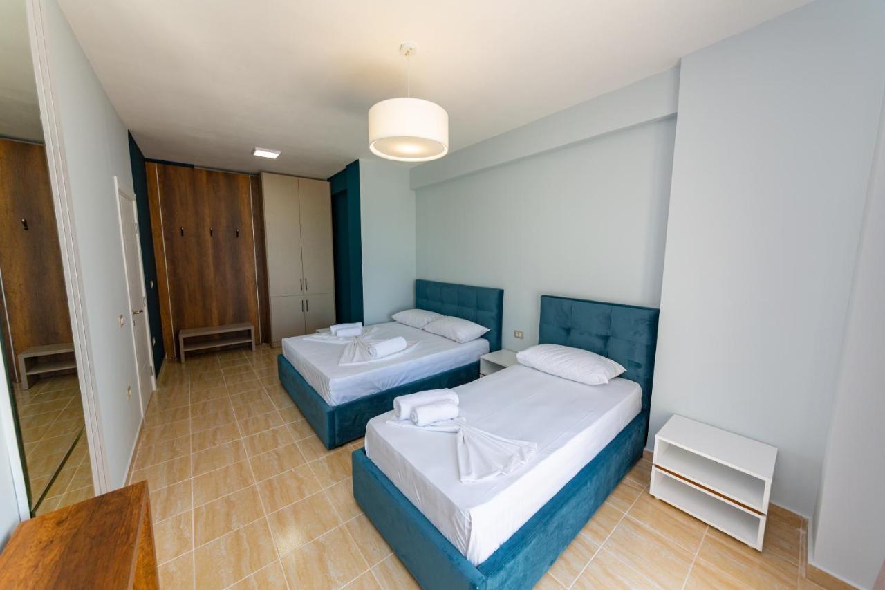 Ponari S Hotel Kryemëdhej Dış mekan fotoğraf