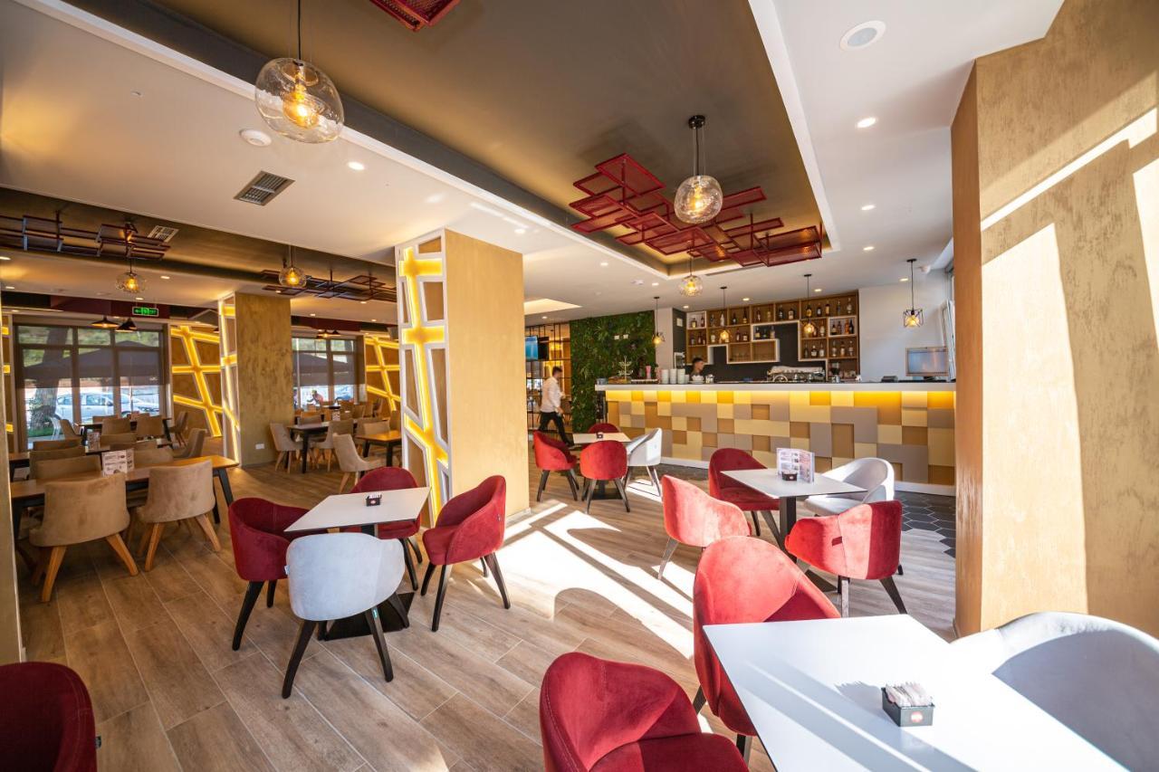 Ponari S Hotel Kryemëdhej Dış mekan fotoğraf