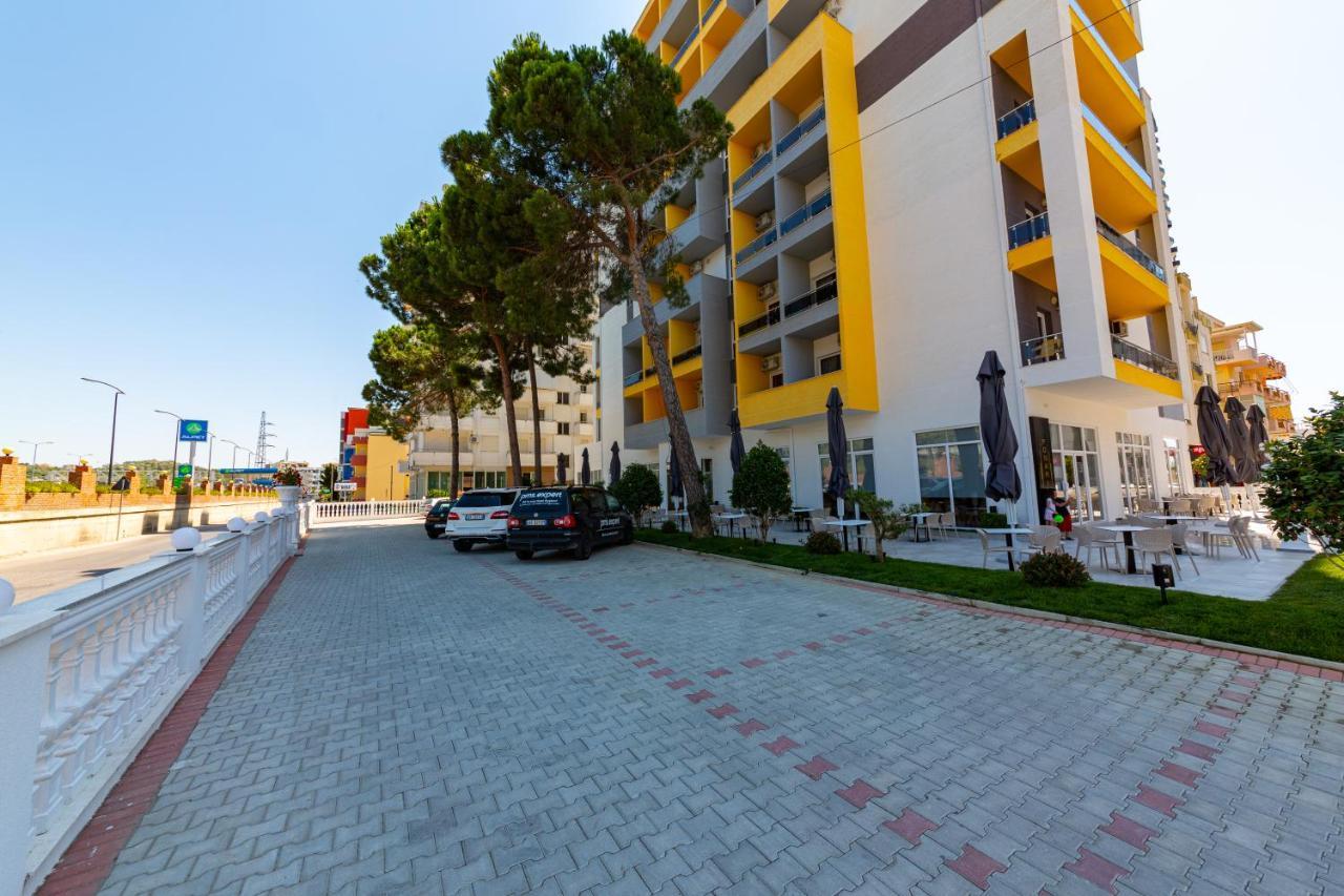 Ponari S Hotel Kryemëdhej Dış mekan fotoğraf