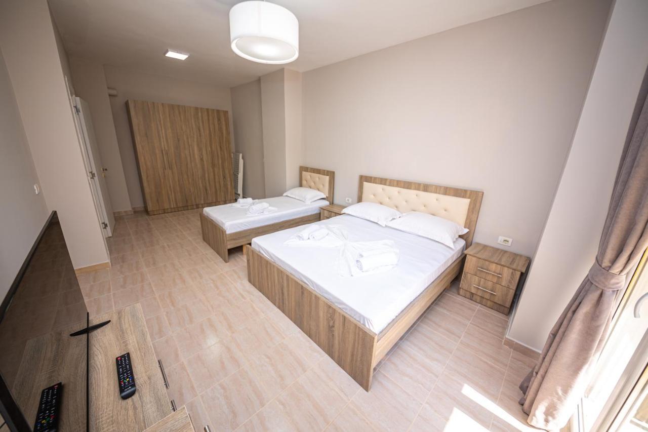 Ponari S Hotel Kryemëdhej Dış mekan fotoğraf
