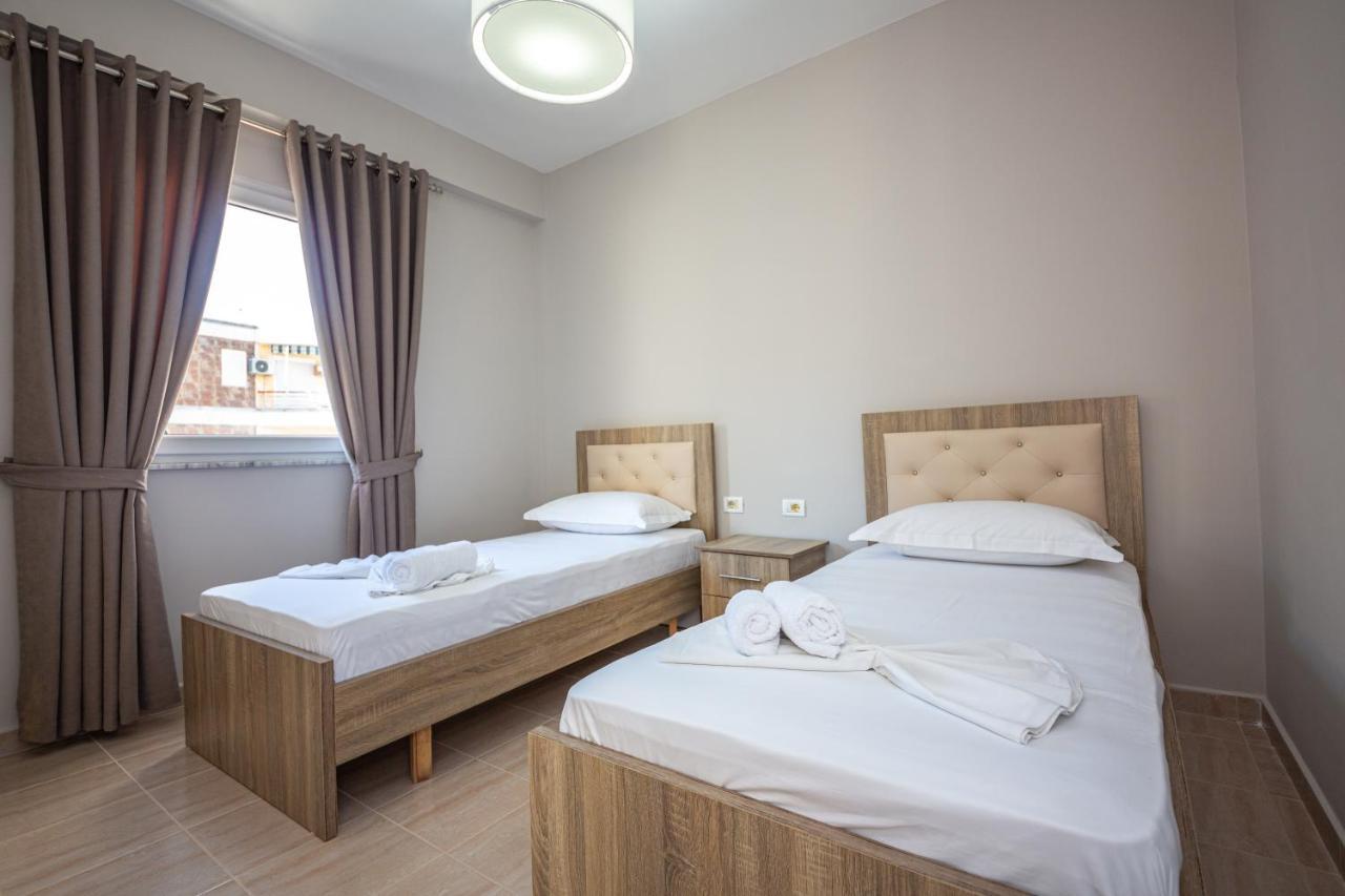Ponari S Hotel Kryemëdhej Dış mekan fotoğraf