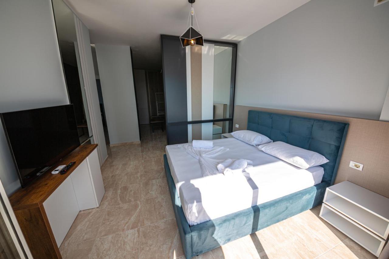 Ponari S Hotel Kryemëdhej Dış mekan fotoğraf