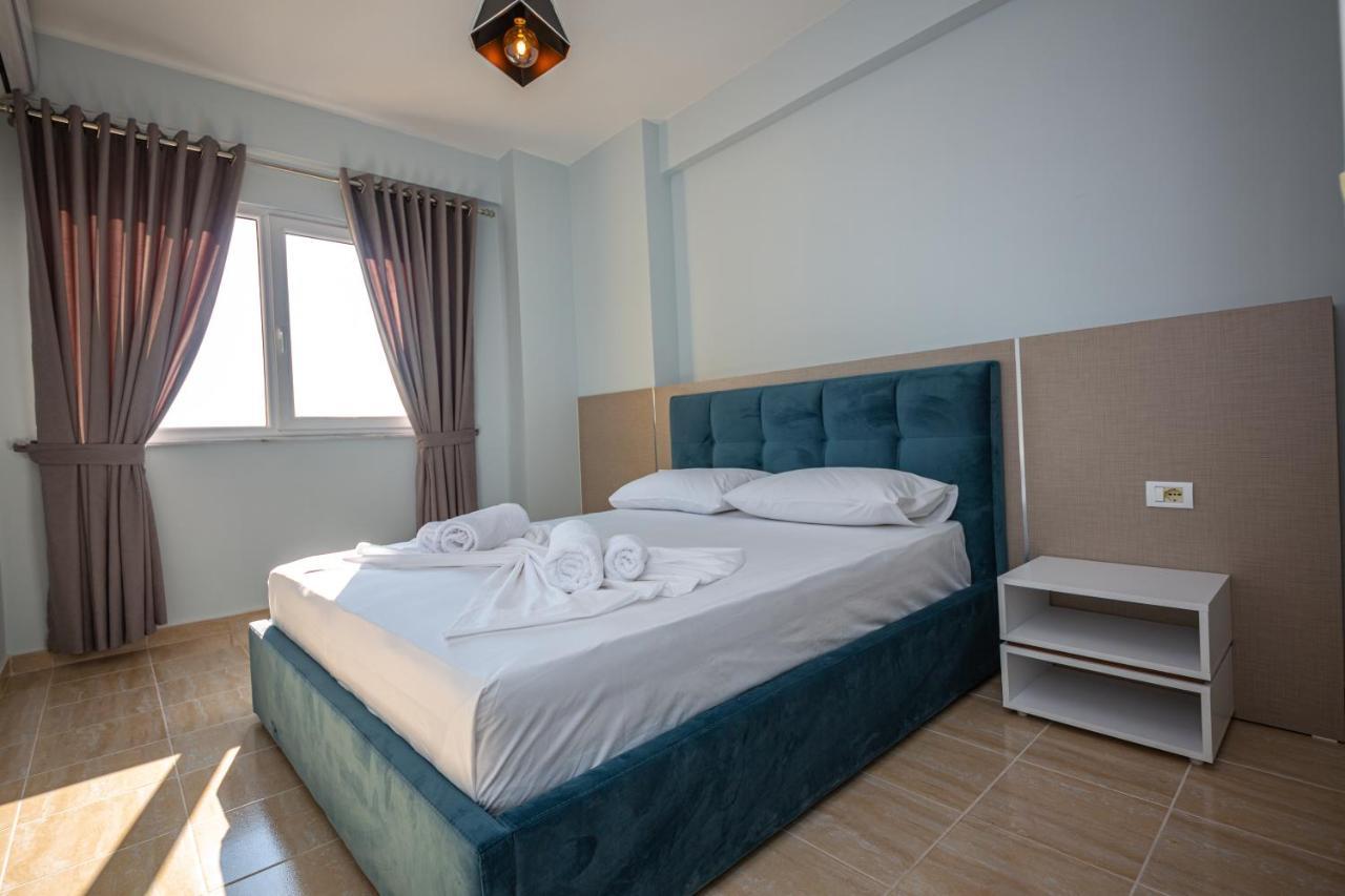 Ponari S Hotel Kryemëdhej Oda fotoğraf