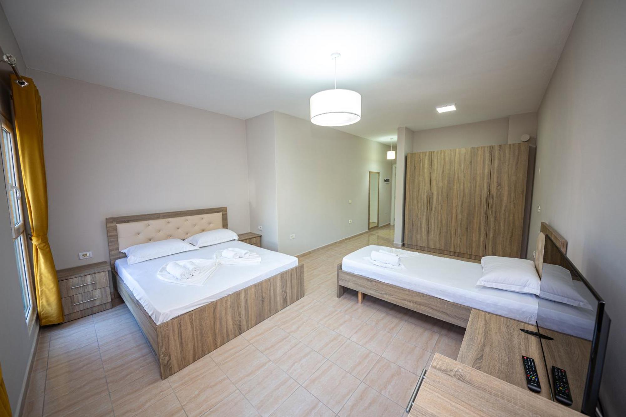 Ponari S Hotel Kryemëdhej Oda fotoğraf