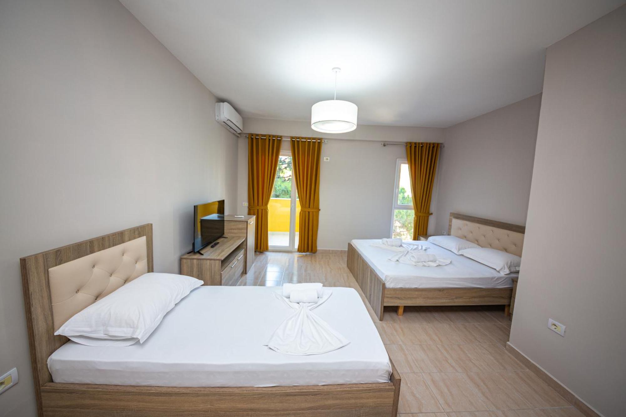 Ponari S Hotel Kryemëdhej Oda fotoğraf