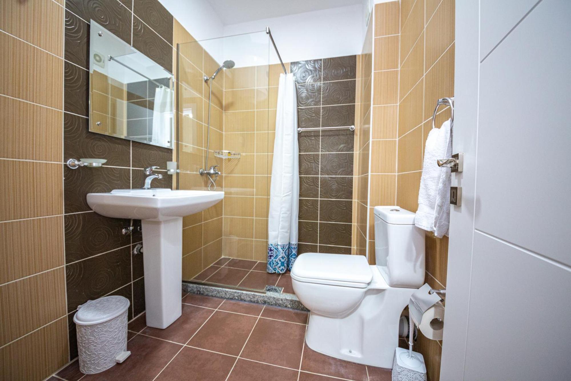 Ponari S Hotel Kryemëdhej Oda fotoğraf